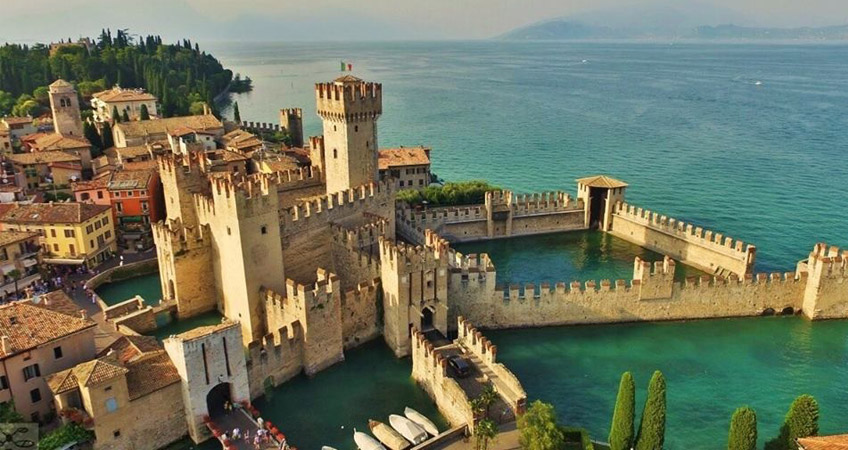 MILANO LIMOUSINE: tours al castello Scaligero di Sirmione MILANO LIMOUSINE: tours al castello Scaligero di Sirmione